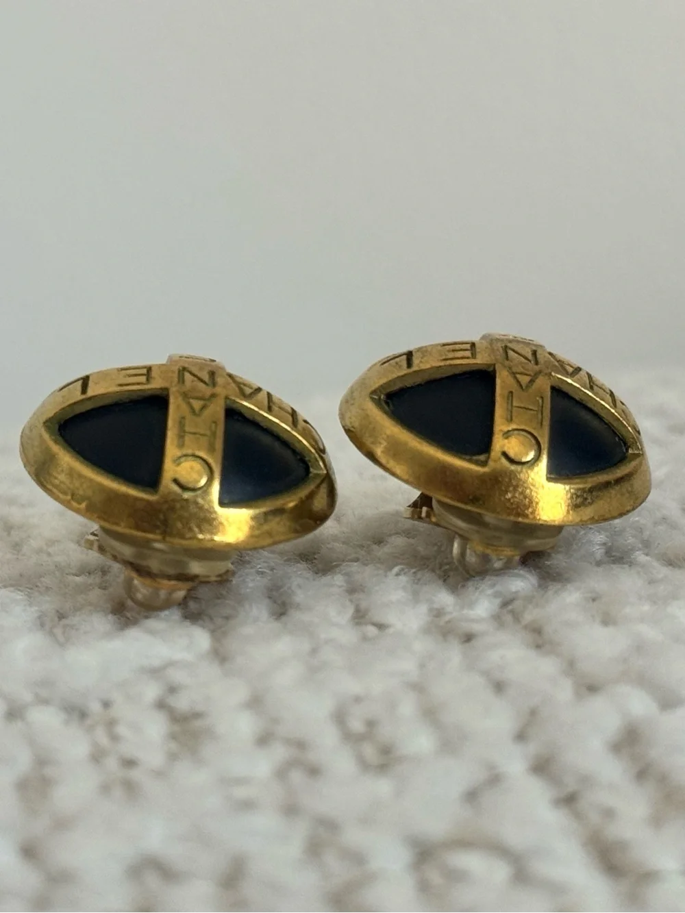Chanel Vintage Clip-On Earrings Logo Clip-On Gold-Tone Metal